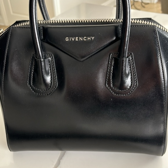 🌸Sold🌸Small Authentic Givenchy Antigona bag - Picture 7 of 8